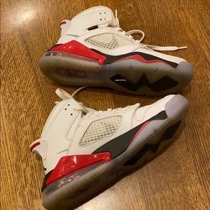 NIKE AIR JORDAN sneakers — size 6